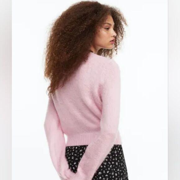 🔸️NWT H&M Divided Pink Care Bear Lightweight Soft Long Sleeve Sweater Medium - Picture 3 of 15